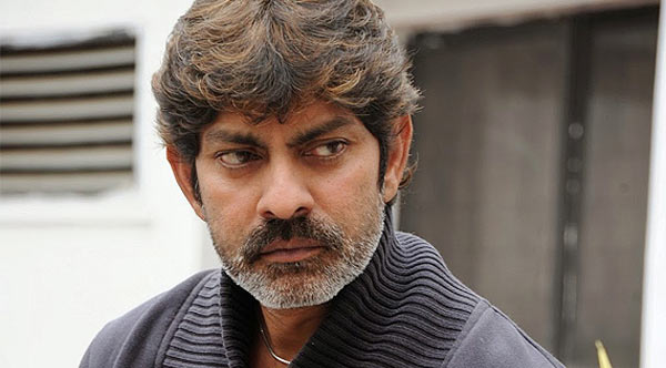 jagapathi babu,sahasam,samudram,jagapathi babu samudram episode,bullithera,jagapathi babu life story,legend,srimanthudu  'సముద్రం'తో జగపతిబాబు సాహసం.! 